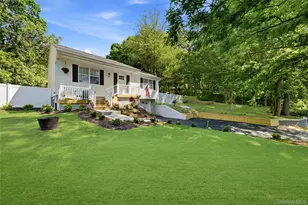 291 Locust Dr, Rocky Point, NY 11778 - Photo 3