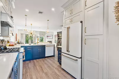213 Windward Court N, Port Jefferson, NY 11777 - Photo 11