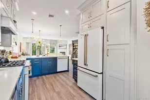 213 Windward Ct N, Port Jefferson, NY 11777 - Photo 11