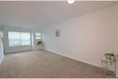 19 Putters Way #6, Middletown, NY 10940 - Photo 3