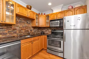 150 I U Willets Rd, Albertson, NY 11507 - Photo 11