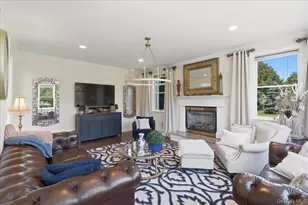 2 Mercedes Ct, Patchogue, NY 11772 - Photo 11