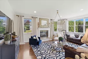 2 Mercedes Ct, Patchogue, NY 11772 - Photo 9