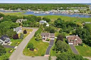 2 Mercedes Ct, Patchogue, NY 11772 - Photo 45