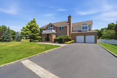 2 Mercedes Court, Patchogue, NY 11772 - Photo 3