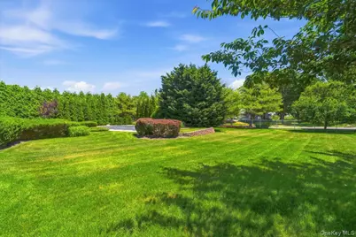 2 Mercedes Court, Patchogue, NY 11772 - Photo 33