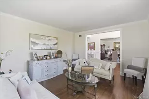 2 Mercedes Ct, Patchogue, NY 11772 - Photo 17