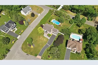 2 Mercedes Court, Patchogue, NY 11772 - Photo 49