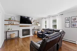 9 Northumberland Dr, Shoreham, NY 11786 - Photo 11