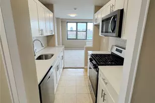 61-20 Grand Central Pkwy, Forest Hills, NY 11375 - Photo 11