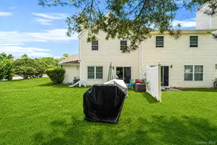 1 Thrush Path, Coram, NY 11727 - Photo 21