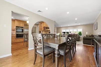 33 Pell Terrace, Garden City, NY 11530 - Photo 11