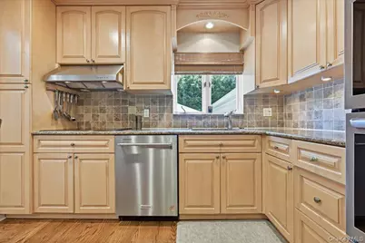 33 Pell Terrace, Garden City, NY 11530 - Photo 13