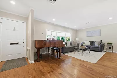33 Pell Terrace, Garden City, NY 11530 - Photo 3