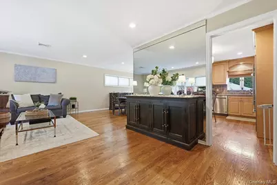 33 Pell Terrace, Garden City, NY 11530 - Photo 5