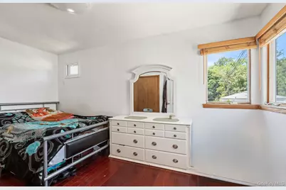 6722 211th Street, Oakland Gardens, NY 11364 - Photo 9