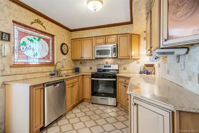 820 Greenbelt Parkway W, Holbrook, NY 11741 - Photo 15