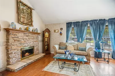 820 Greenbelt Parkway W, Holbrook, NY 11741 - Photo 7