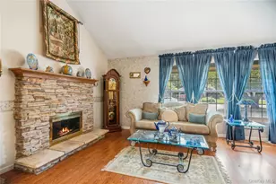 820 Greenbelt Pkwy W, Holbrook, NY 11741 - Photo 7