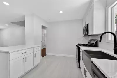 370 Chelsea Avenue, West Babylon, NY 11704 - Photo 13