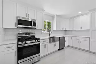 370 Chelsea Ave, West Babylon, NY 11704 - Photo 11