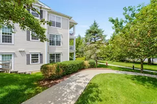 616 Saratoga Ln, Fishkill, NY 12524 - Photo 3