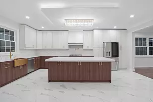 1630 Salem Rd, Valley Stream, NY 11580 - Photo 13