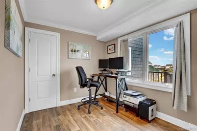 998 Pacific Street, Lindenhurst, NY 11757 - Photo 15