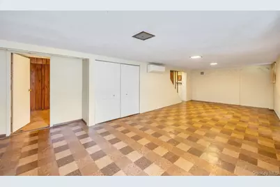 256 W 4th Street, Deer Park, NY 11729 - Photo 29