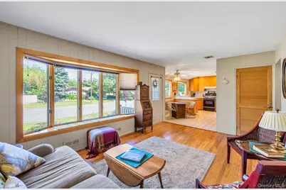 256 W 4th Street, Deer Park, NY 11729 - Photo 11