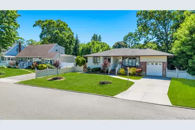 256 W 4th Street, Deer Park, NY 11729 - Photo 5