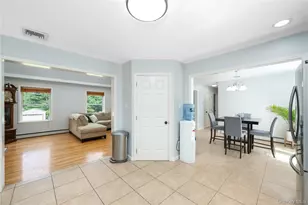 22 Elm Rd, Lake Peekskill, NY 10537 - Photo 9