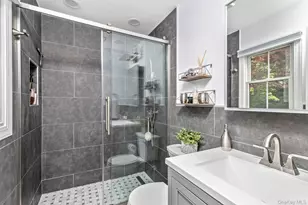 19 Groveland Ave, East Quogue, NY 11942 - Photo 29