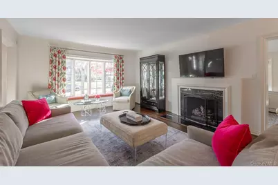 47 Whistler Road, Manhasset, NY 11030 - Photo 3