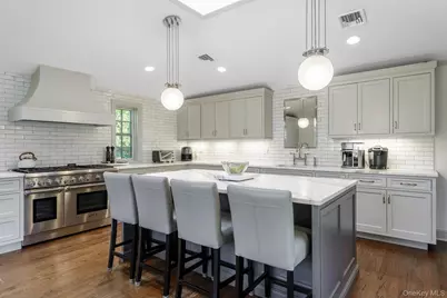 47 Whistler Road, Manhasset, NY 11030 - Photo 11