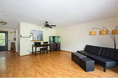 7604 Chelsea Cove N, Hopewell Junction, NY 12533 - Photo 5