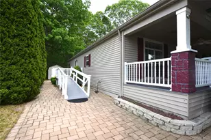 1661 Old Country Rd, Riverhead, NY 11901 - Photo 3