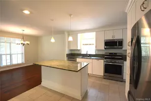 1661 Old Country Rd, Riverhead, NY 11901 - Photo 11