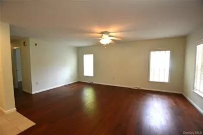 1661 Old Country Road #516, Riverhead, NY 11901 - Photo 7