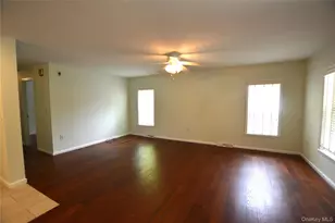 1661 Old Country Rd, Riverhead, NY 11901 - Photo 7