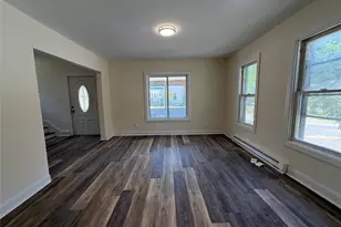 174 Center St, Ellenville, NY 12428 - Photo 3