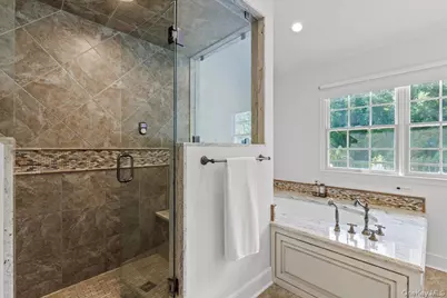 32 Rolling Ridge Road, White Plains, NY 10605 - Photo 17