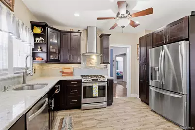 1284 Langdon Boulevard, Rockville Centre, NY 11570 - Photo 17