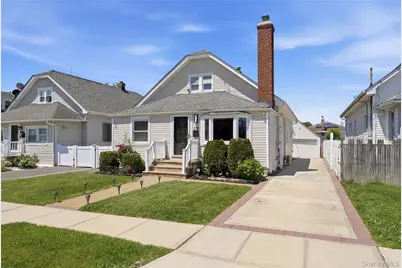 1284 Langdon Boulevard, Rockville Centre, NY 11570 - Photo 3