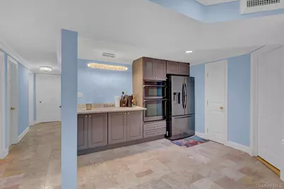 33 Country Village Lane, Manhasset Hills, NY 11040 - Photo 23