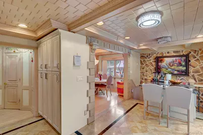 33 Country Village Lane, Manhasset Hills, NY 11040 - Photo 15