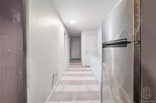 109-32 156th St, Jamaica, NY 11433 - Photo 17