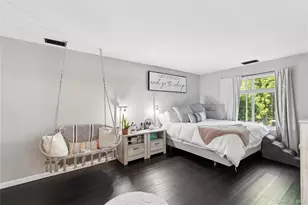 1004 Skyline Dr, Coram, NY 11727 - Photo 11