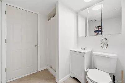 107 E Shore Road, Lindenhurst, NY 11757 - Photo 33