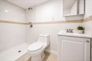 122-12 Montauk St, Springfield Gardens, NY 11413 - Photo 21